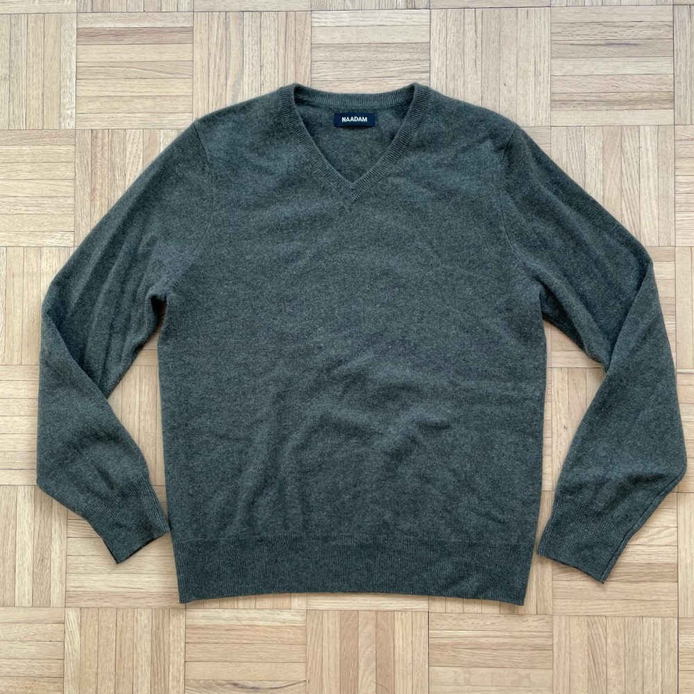 NAADAM Men's The Original Cashmere V-Neck Sweater, size M